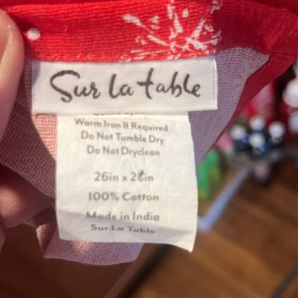 Sur La Table Red & White Kitchen Towels Embroidered Snowman & Snowflakes NWOT